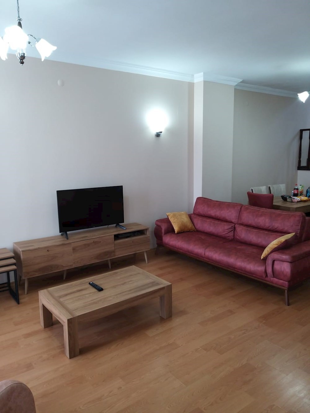 2.Salon