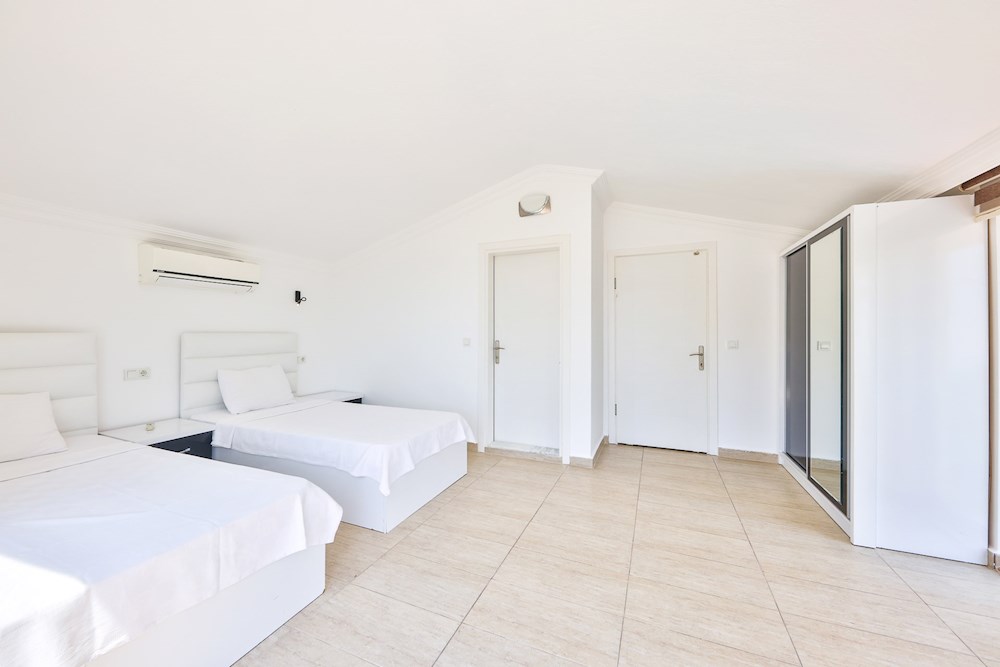  4. Bedroom