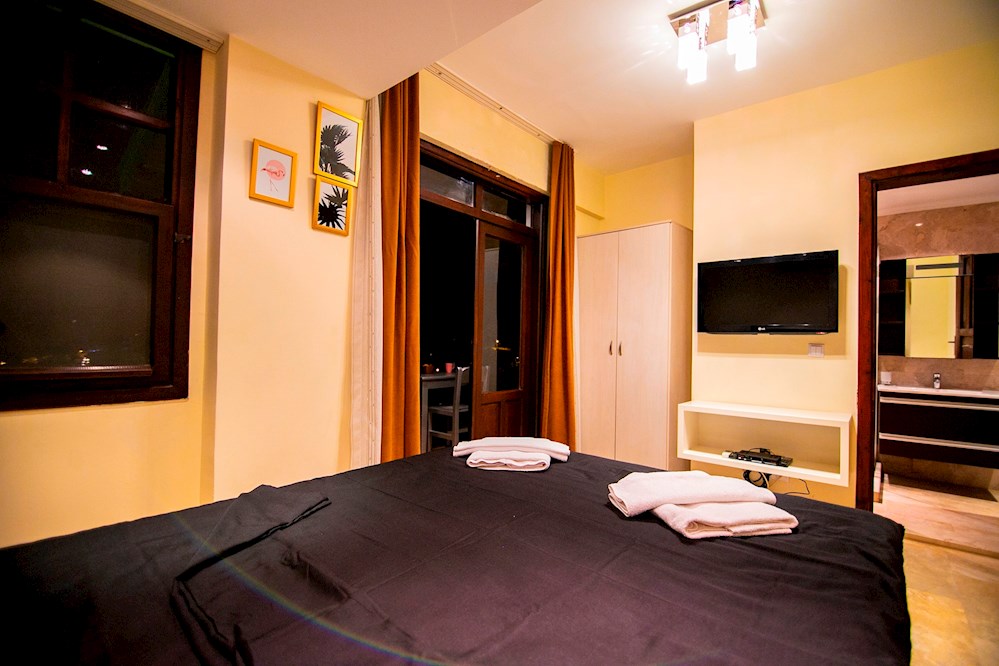  1st bedroom
